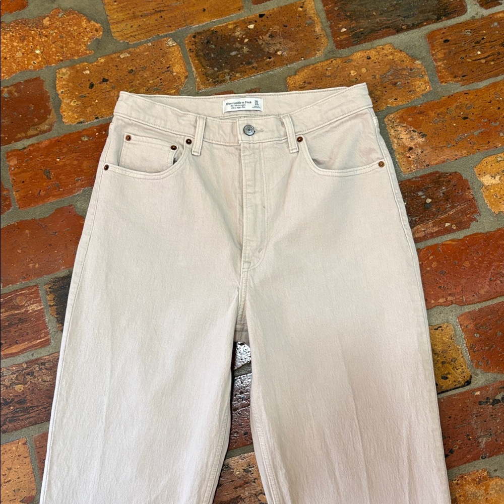 Abercrombie & Fitch 90's Straight Ultra High Rise Jeans size 30/10 - Picture 4 of 10